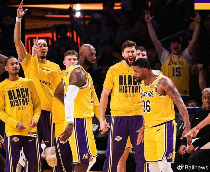 星空体育在线-詹姆斯:弗拉格等四人代表着NBA未来,将永远支持和尊重他们|篮球|夏洛特黄蜂队|库珀|VJ-埃奇库姆|洛杉矶湖人队_新浪体育_新浪新闻